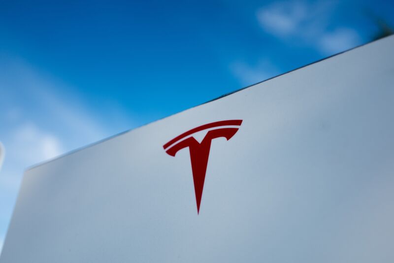 Tesla Autopilot not responsible for 2019 fatal crash, jury says
