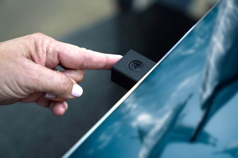 Wireless TVs use built-in cameras, NFC readers to sell you stuff you see on TV