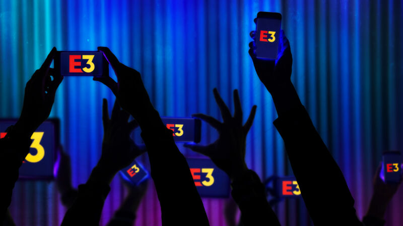 E3 memory lane: Ars’ favorite moments from the show’s over-the-top past