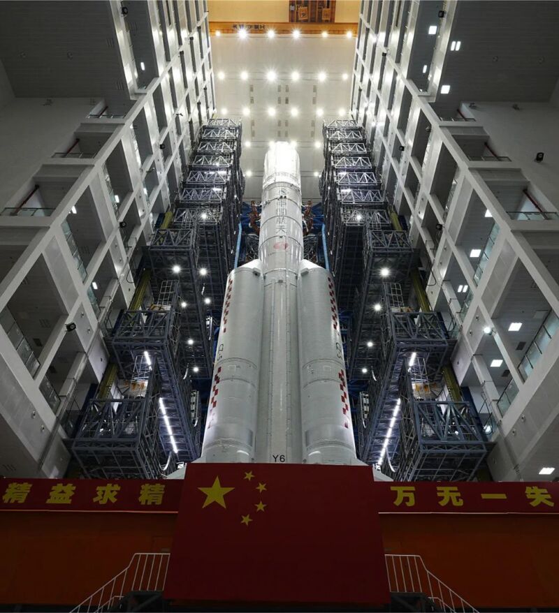A top-secret Chinese spy satellite just launched on a supersized rocket