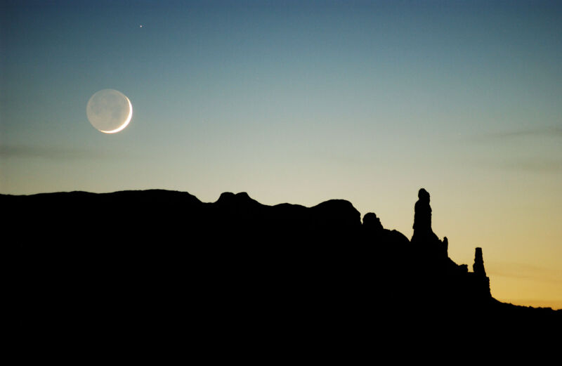 Navajo objection to flying human ashes to the Moon won’t delay launch