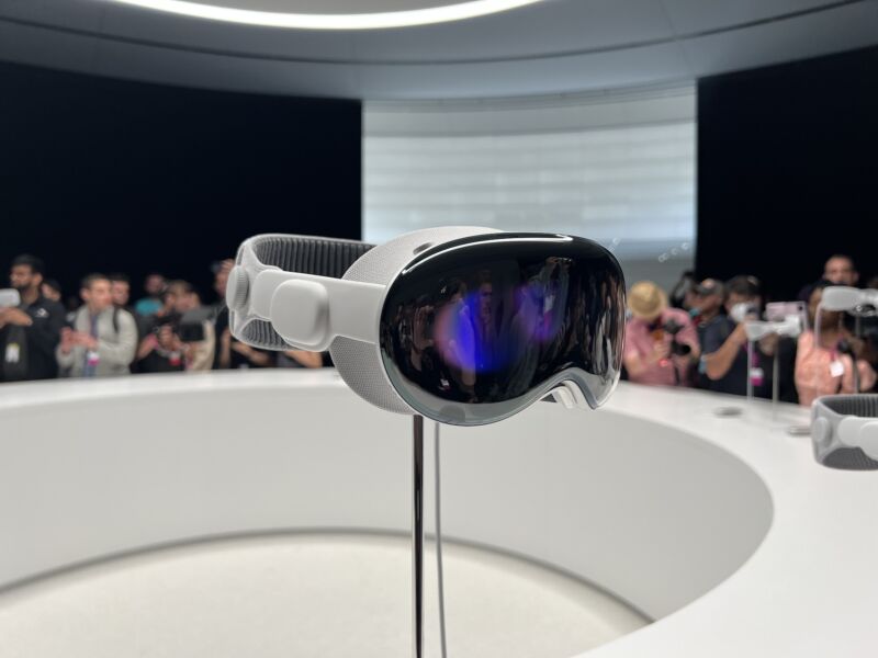 Everything we learned today about Vision Pro configurations, specs, and accessories