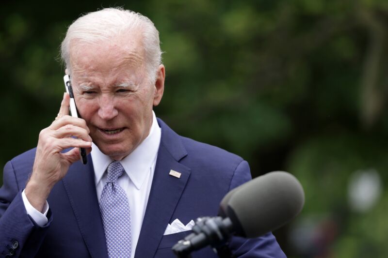 Robocall with artificial Joe Biden voice tells Democrats not to vote