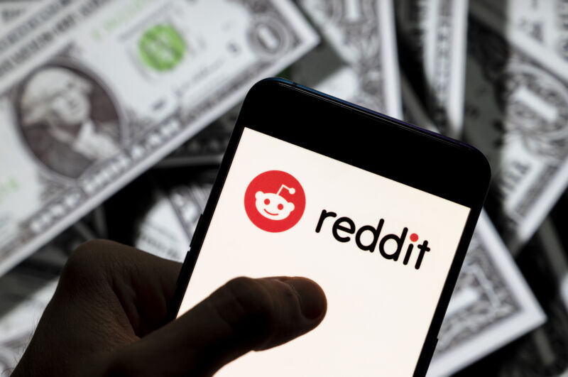 Reddit sells training data to unnamed AI company ahead of IPO