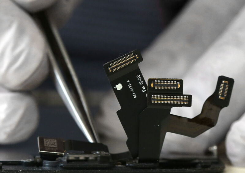 Oregon governor signs nation’s first right-to-repair bill that bans parts pairing