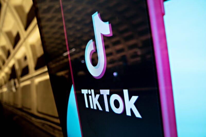 US lawmakers vote 50-0 to force sale of TikTok despite angry calls from users