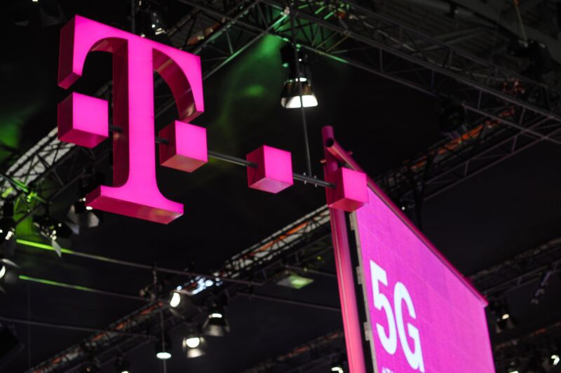 T-Mobile hopes you’ll buy $30 “Home Internet Backup” for when cable goes out