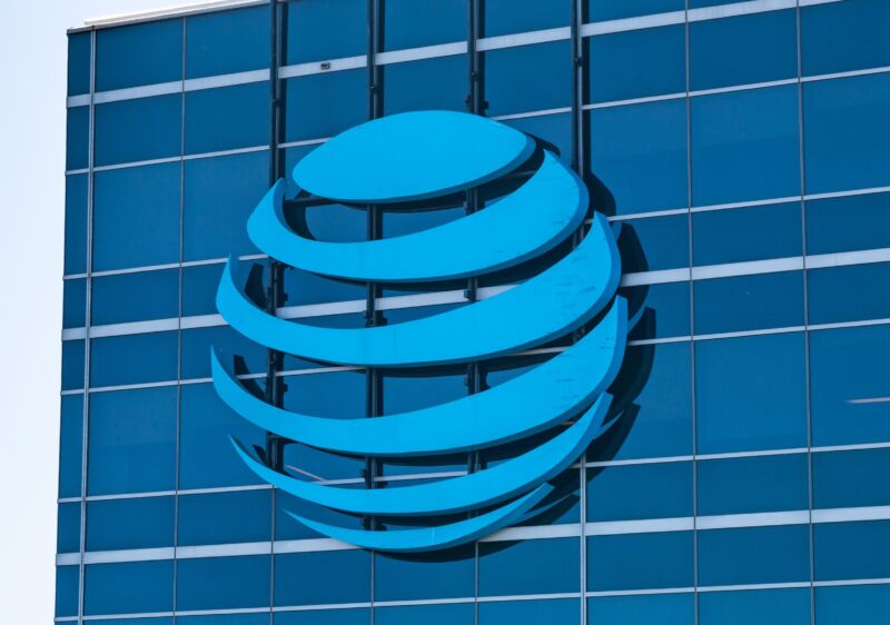 AT&T failed to test disastrous update that kicked all devices off network