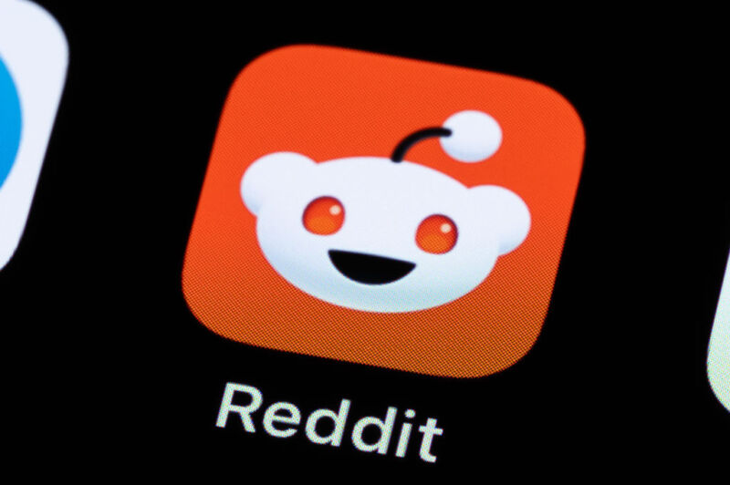 In fear of more user protests, Reddit announces controversial policy change