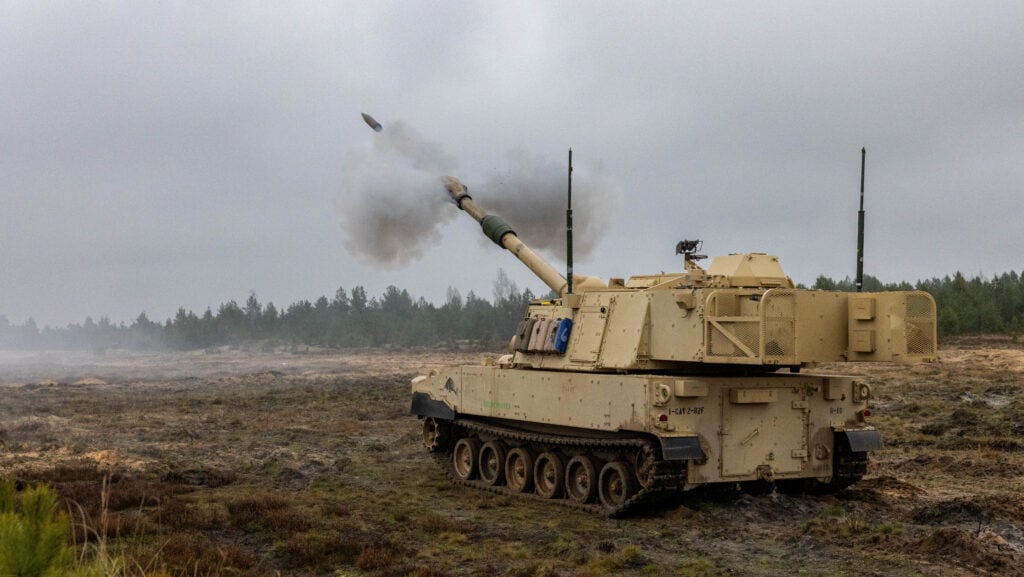 Army asks lawmakers to back production halt to Paladin line