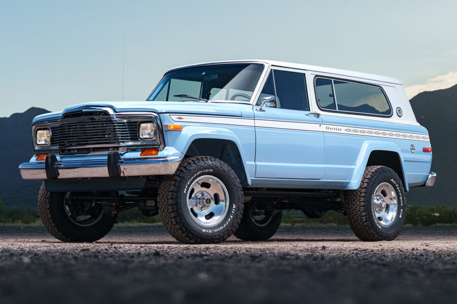 Vigilante Drops an 825HP Viper V10 Into a 1979 Jeep Cherokee Chief