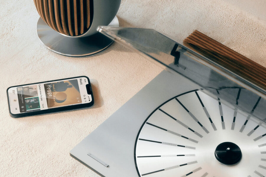 Bang & Olufsen Revives Its Iconic 1985 Turntable in a Gorgeous Dune Grey Finish
