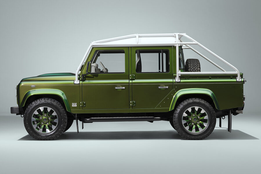 Land Rover Spent 400 Hours Painting Each of These Four Color-Shifting Classic Defender V8s