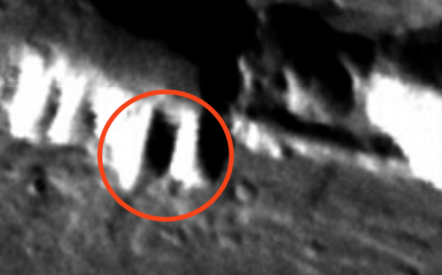 Doorway On Mars, possibly leading to an ancient city. UFO UAP Sighting Paranormal news.
