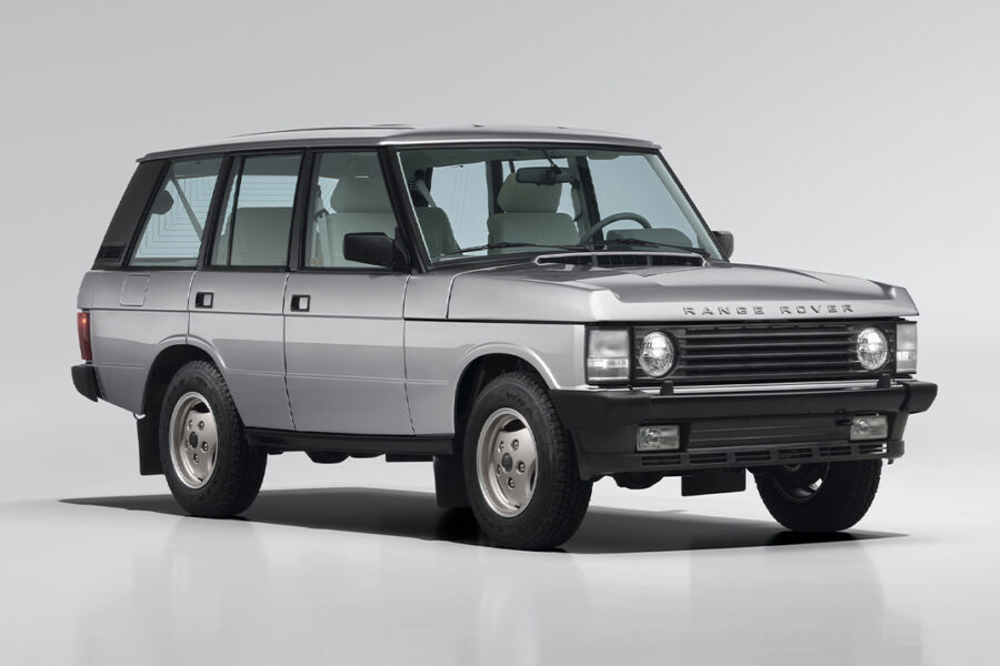 Range Rover Spent 2,000 Hours Twinning a 1993 Classic to Its New SV Ultra Flagship