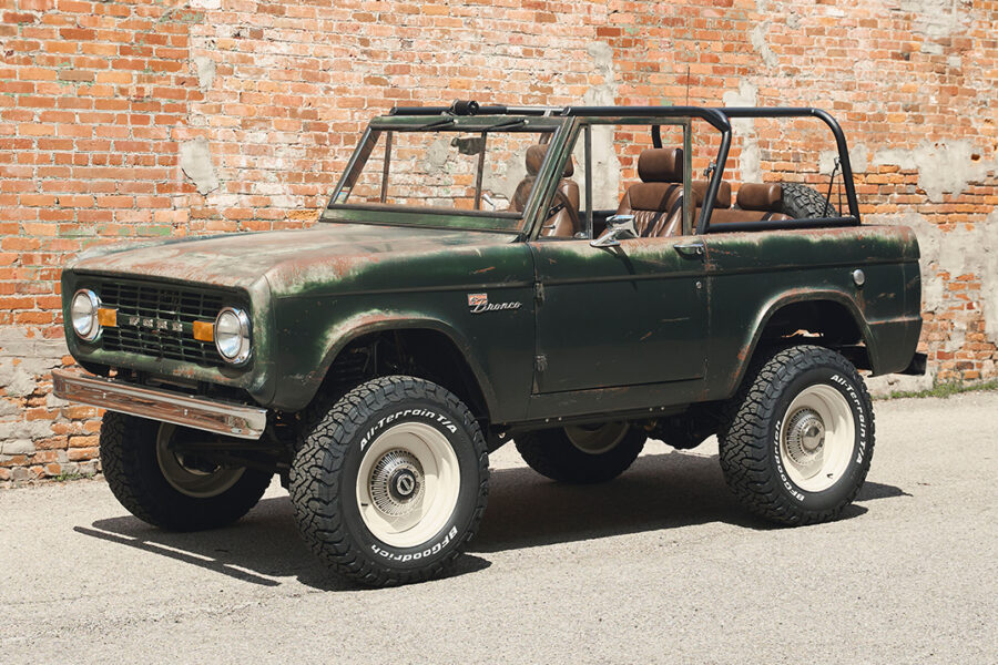 This “Rusty” 1975 Bronco Hides a 480-HP Coyote V8 Under All That Patina