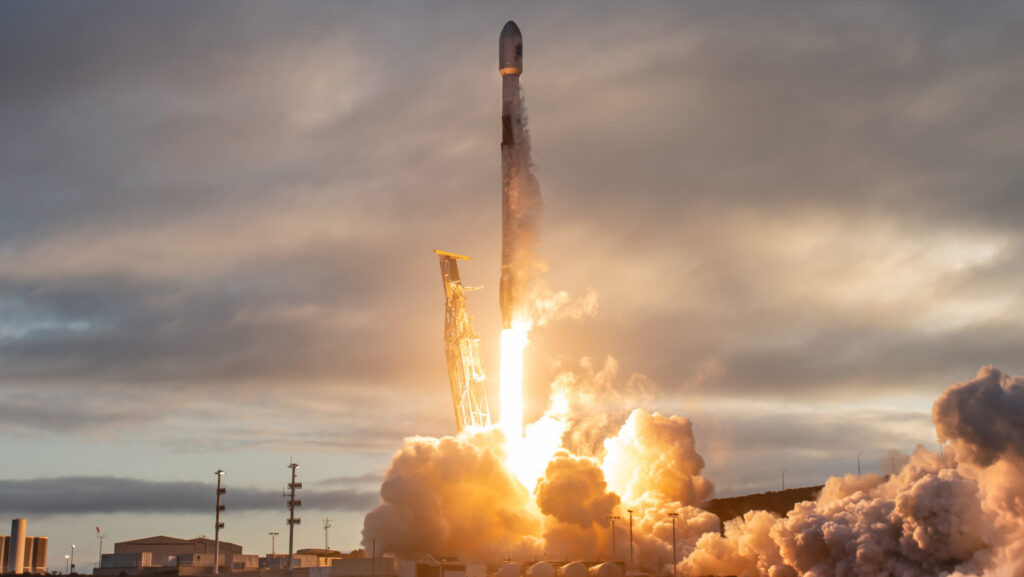 SpaceX wins $1.6B to launch Space Force ‘sensing and targeting’ sats
