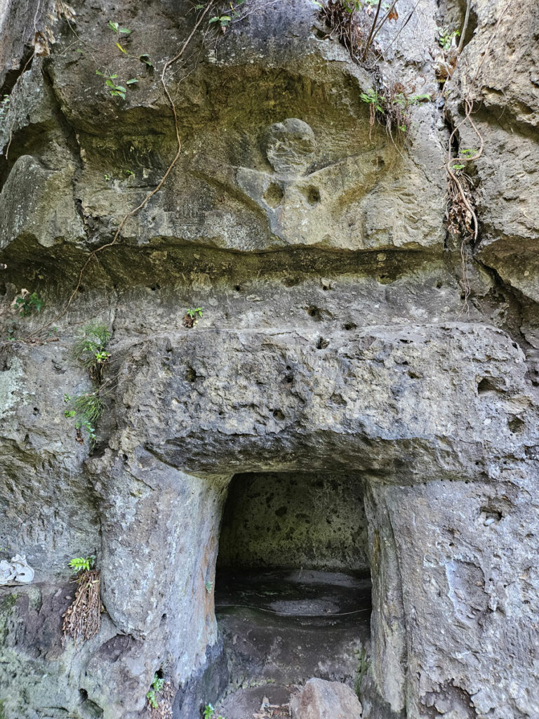 New Thoughts on Wall Paintings in Japan’s Kyushu Tombs