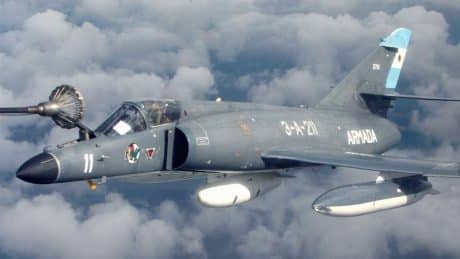 Argentina Abandons Efforts to Return Super Étendard Fighters to Service