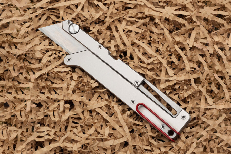 The Tarpon EDC Utility Knife Slides Blades Out the Front Like a Switchblade