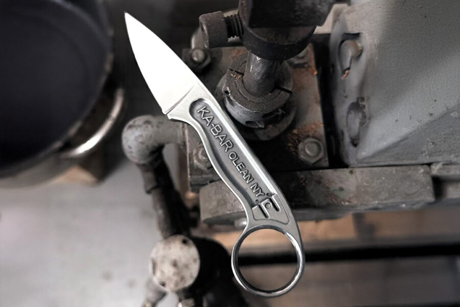 A Force Recon Marine Designed Ka-Bar’s One-Piece Forged Fixed Blade to Carry Like a Folder