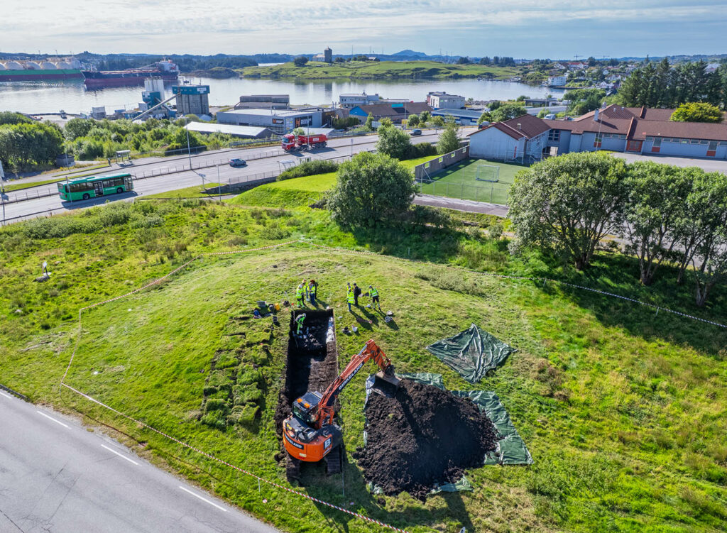 Possible Bronze Age Grave Unearthed Beneath Viking Ship Burial
