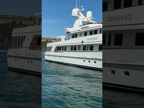 Another fabulous superyacht in the river! #aquaholic #boat #boating #luxuryyachtlife #dreamyacht