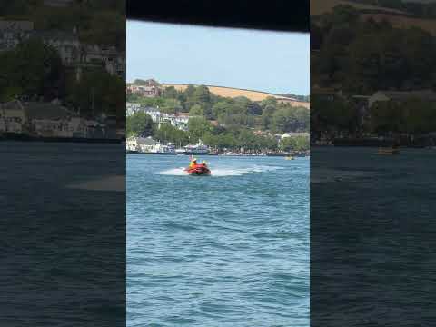 Inshore lifeboat responding to an emergency! #aquaholic #boat #boating #rescue #rnli #yacht #vlog
