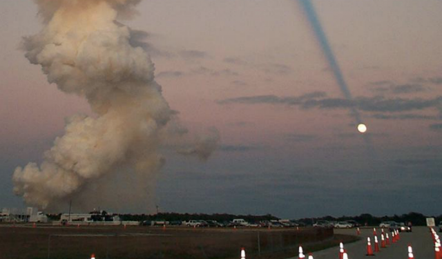 Alien Beam From Moon Targets NASA Space Shuttle Atlantis Launch! STS-98 Photo Evidence! UFO UAP Sighting News.