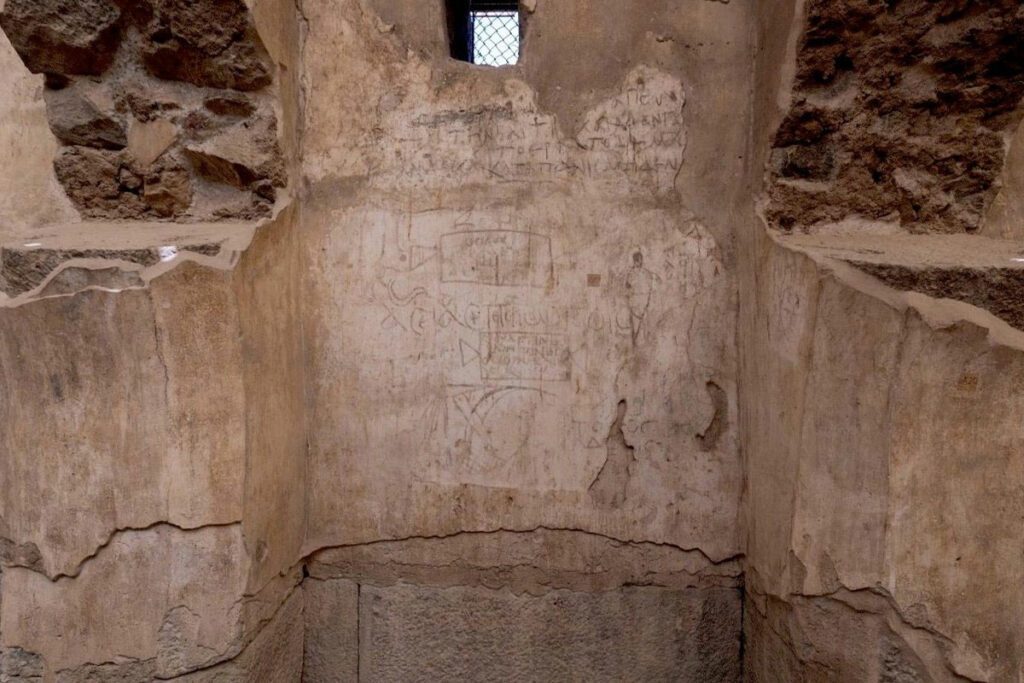 Paintings and Floor Surfaces Revealed in Smyrna’s Agora