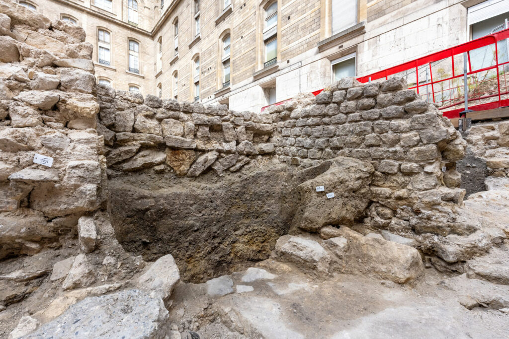 Is This Ancient Wall Under Central Paris From the City’s Earliest Settlement?
