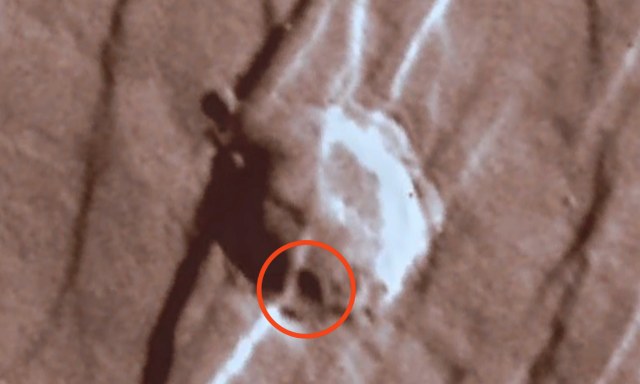 3 Mile Doorway To Underground City On Mars Found! Ancient aliens city. UFO UAP Sighting News.